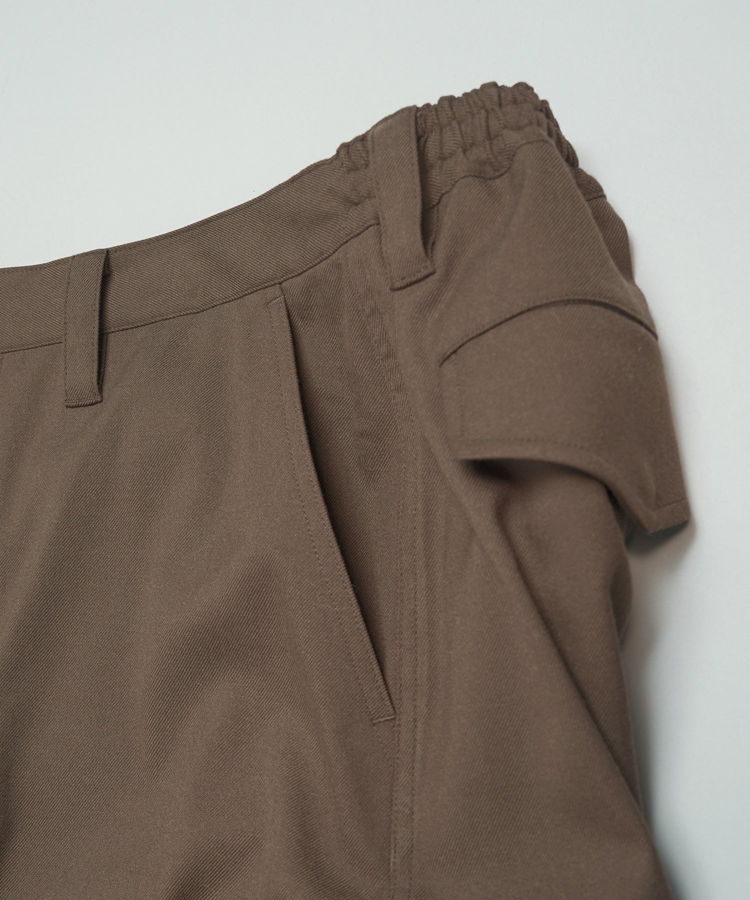 【26AW PRE-ORDER】Banana Curve Silhouette Prime-Wide Cargo Trousers