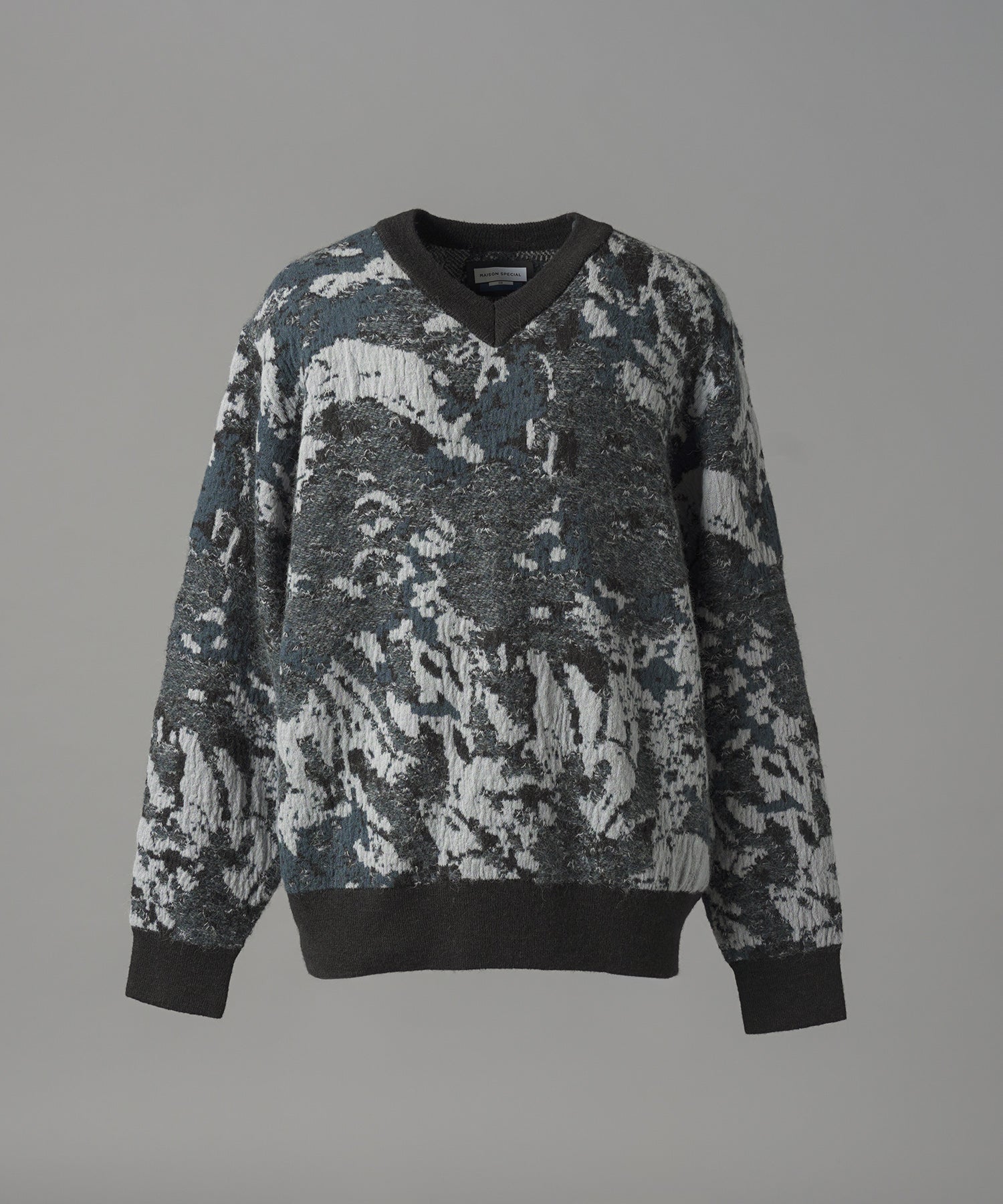 【26AW PRE-ORDER】Abstract Pattern Prime-Over V-neck Knit Tops