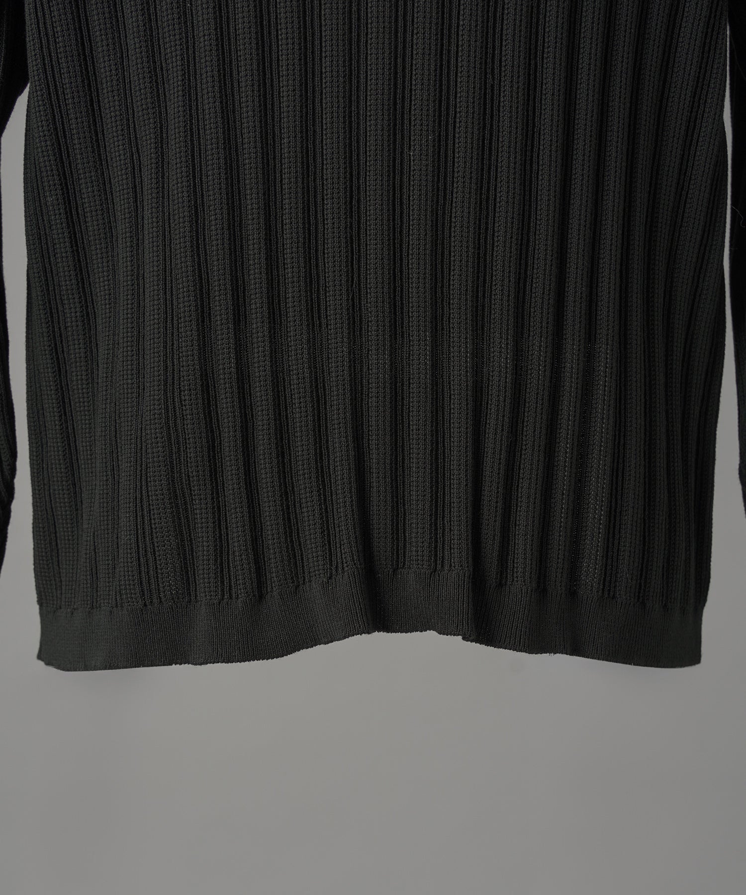 【26AW PRE-ORDER】Shadow Stripe Prime-Over Henley Neck Knit Sweater