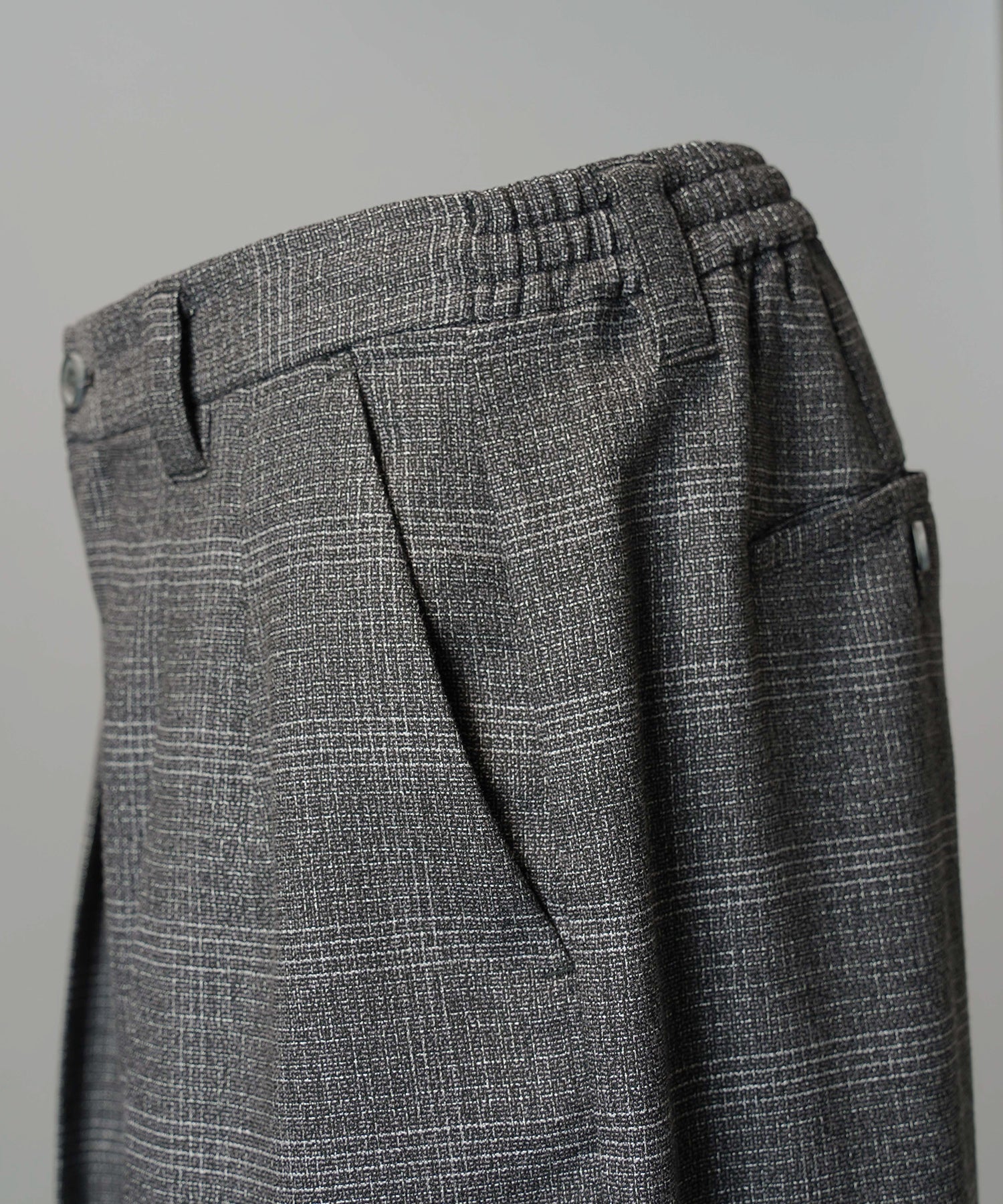 [26AW PRE-ORDER] Butcher fabric prime wide one tuck slacks