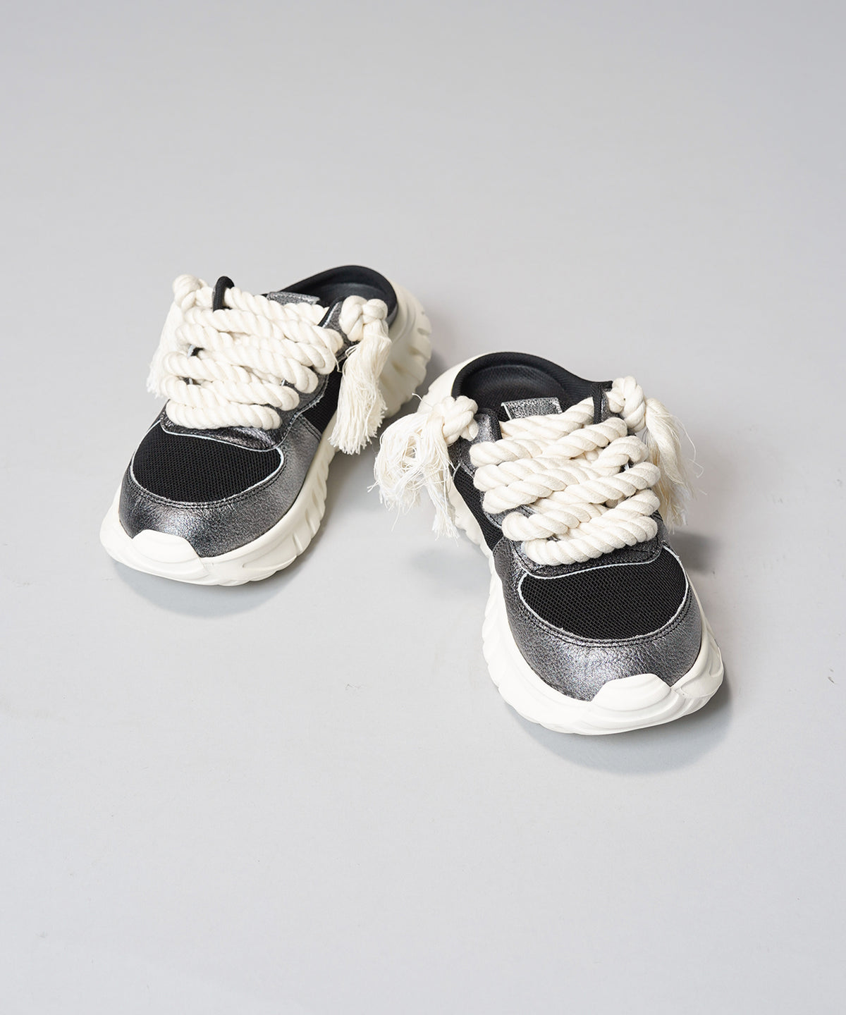 【SPECIAL SHOES FACTORY COLLABORATION】ドッグイヤーシューレースプラットフォームミュールスニーカー