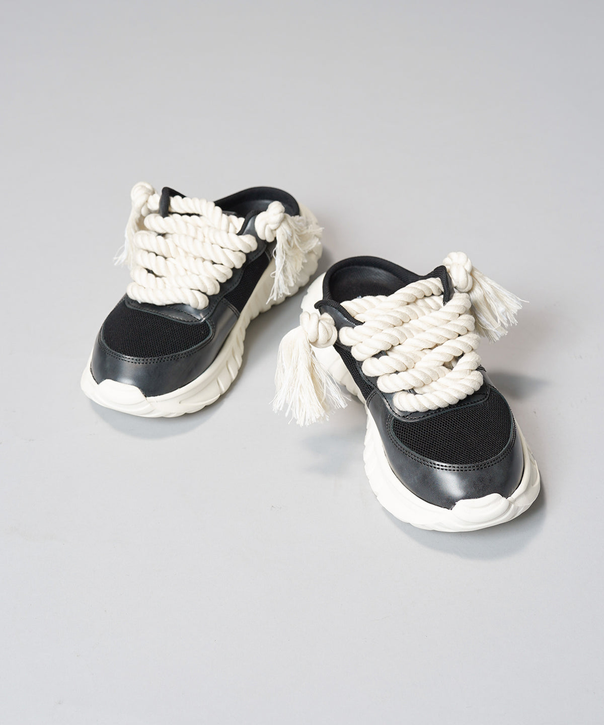 【SPECIAL SHOES FACTORY COLLABORATION】ドッグイヤーシューレースプラットフォームミュールスニーカー