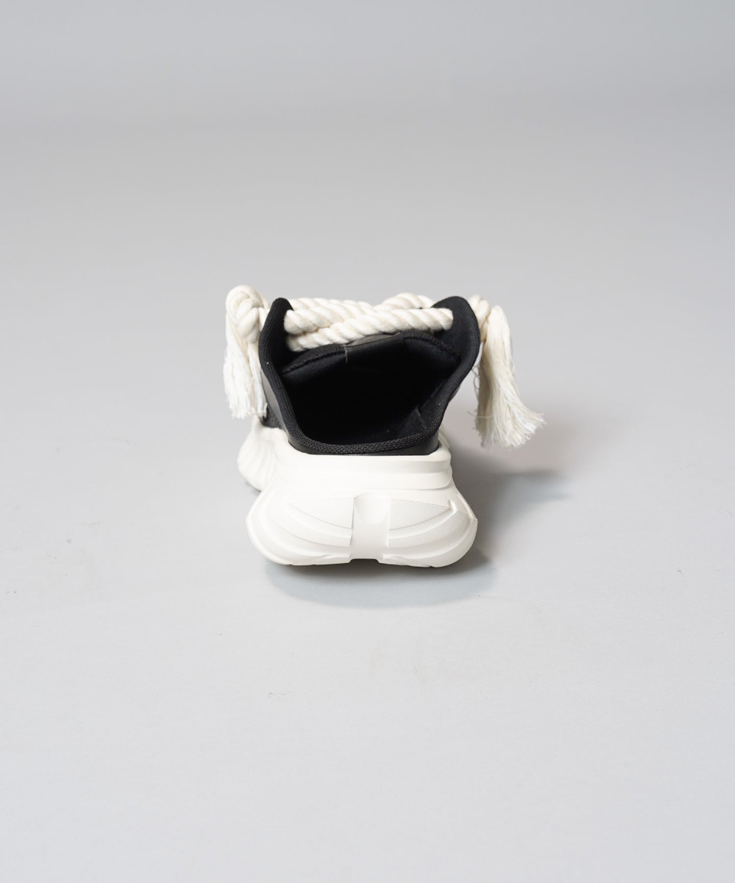 [SPECIAL SHOES FACTORY COLLABORATION] Plain Toe With Open Lacing Flat Slip-ons