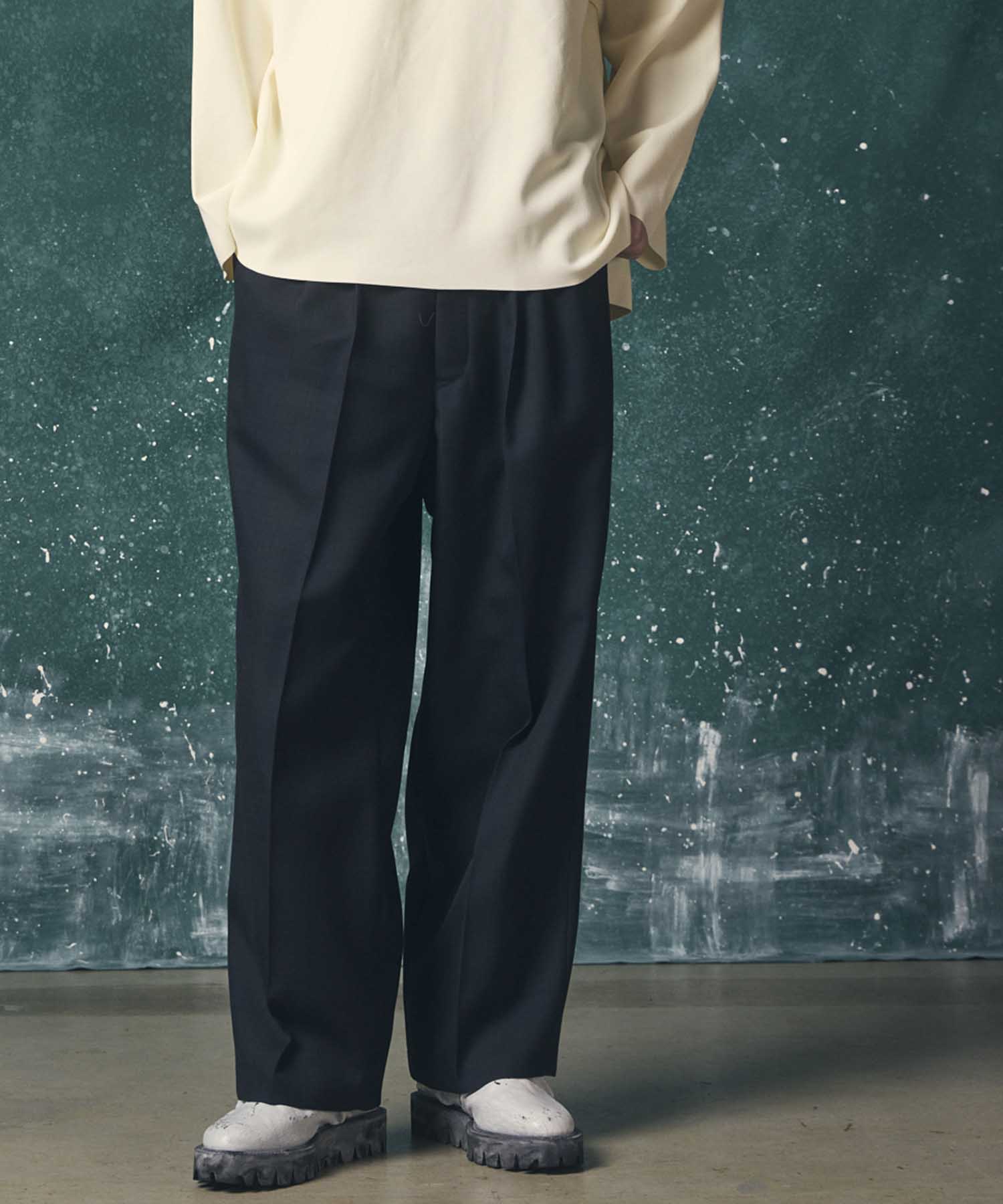 【LIMITED EDITION】Three-Tuck Wide Pants