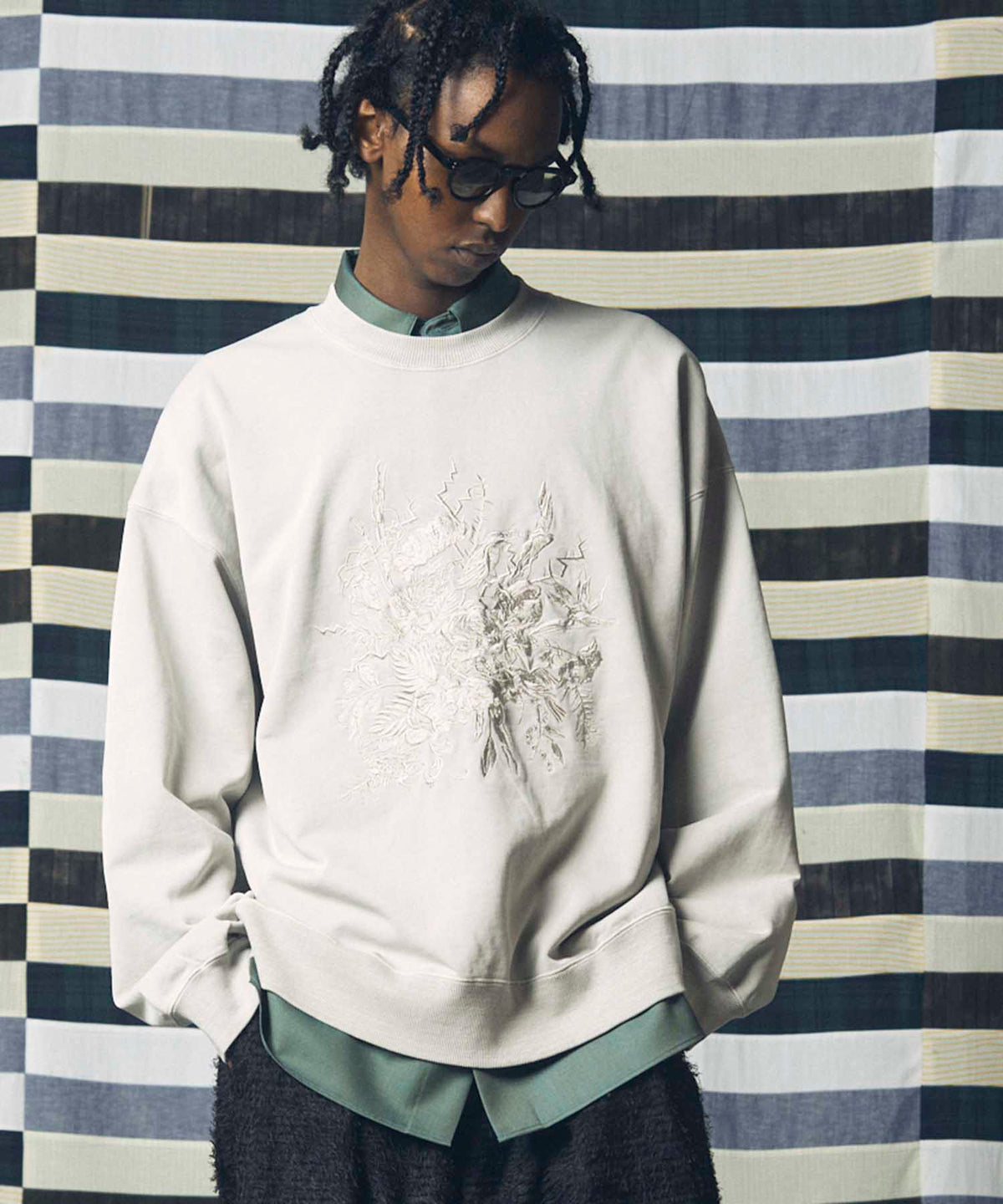 Flower Embroidery Heavy-Weight Pigment Sweat Prime-Over Crew Neck Pullover