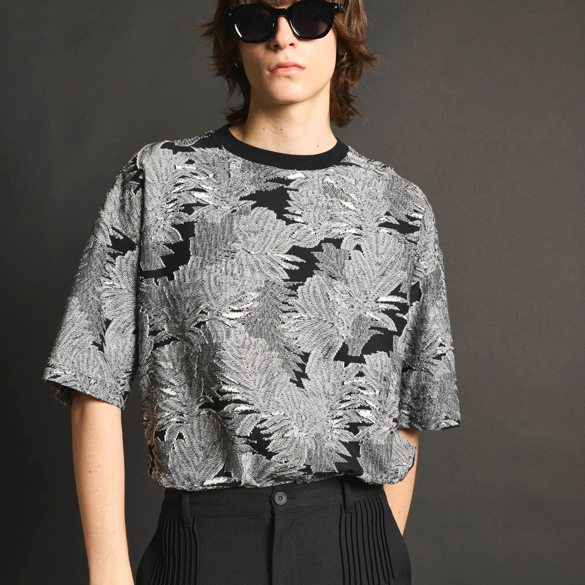 Leaf Back Cut Jacquard Prime-Over Crew Neck T-shirt