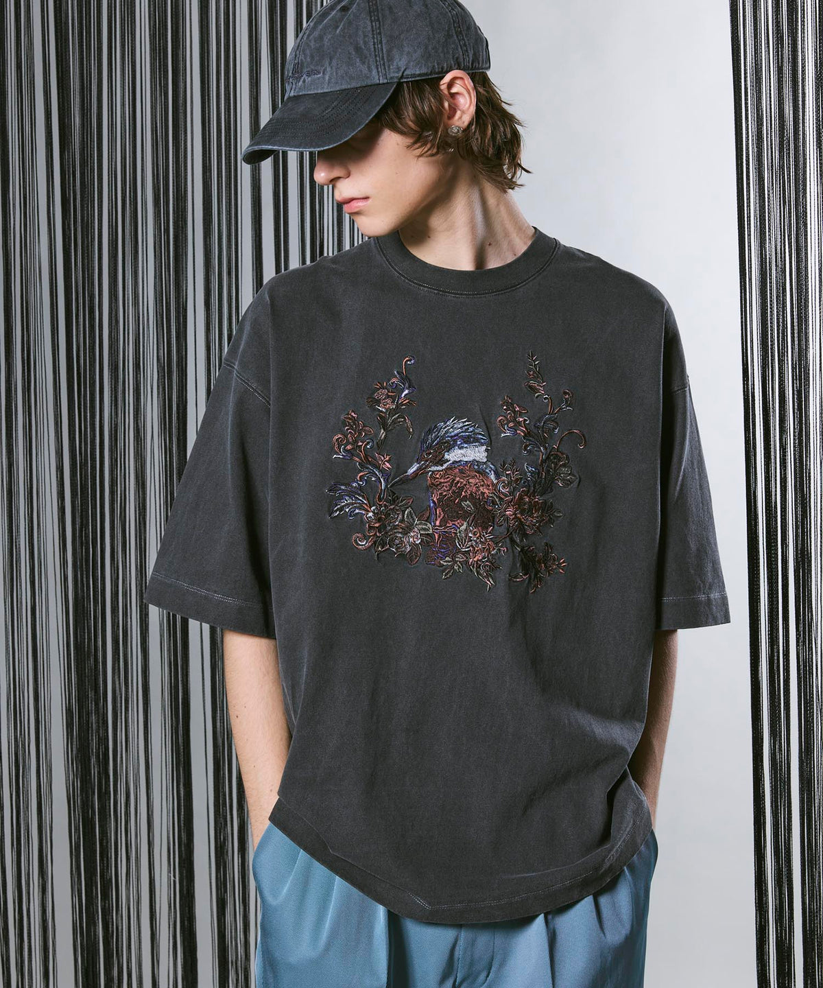 【24SS PRE-ORDER】「FLOWER BIRD」Embroidery Chemical Over-Dye Prime-Over Crew Neck T-Shirt