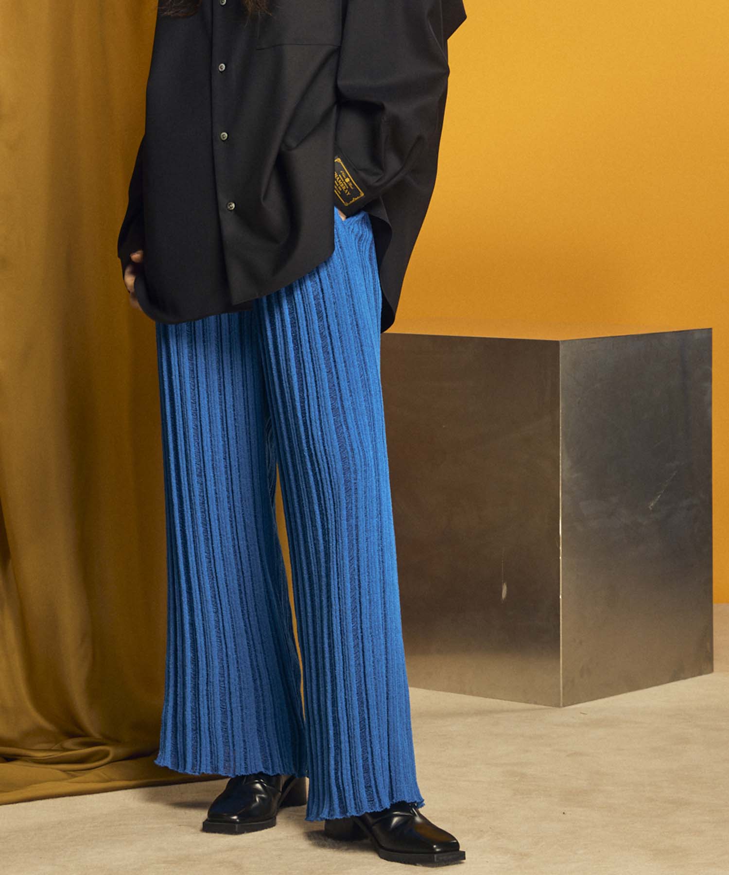 [24AW Pre-Order] CHAMBRAY WOOL PRIME-WIDE THREE-DIMENSIONAL CUTTING PANTS