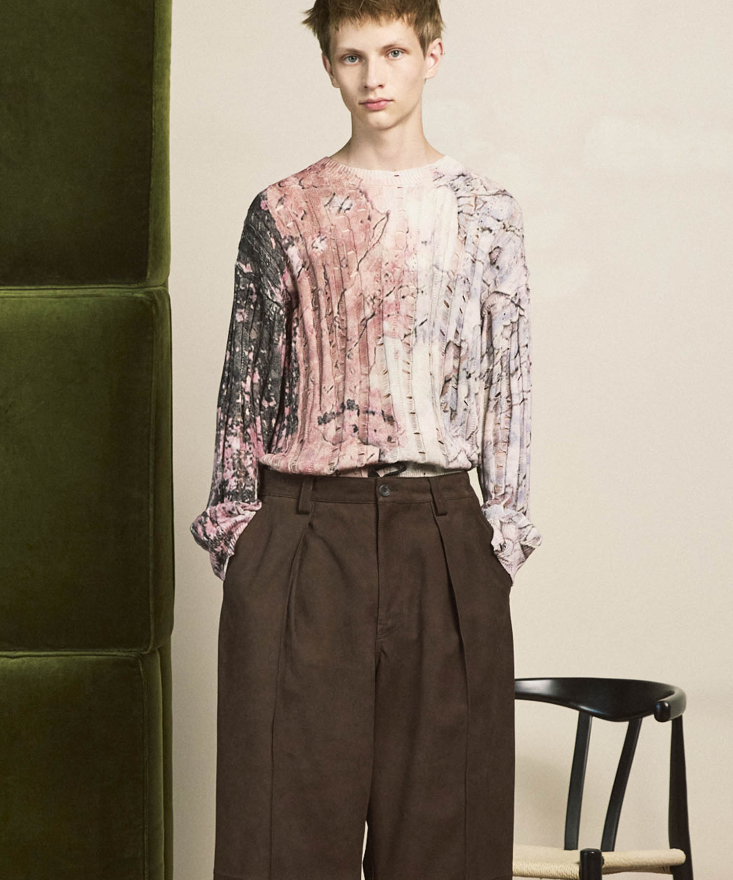 Wall Art Print Damage Knit Pullover