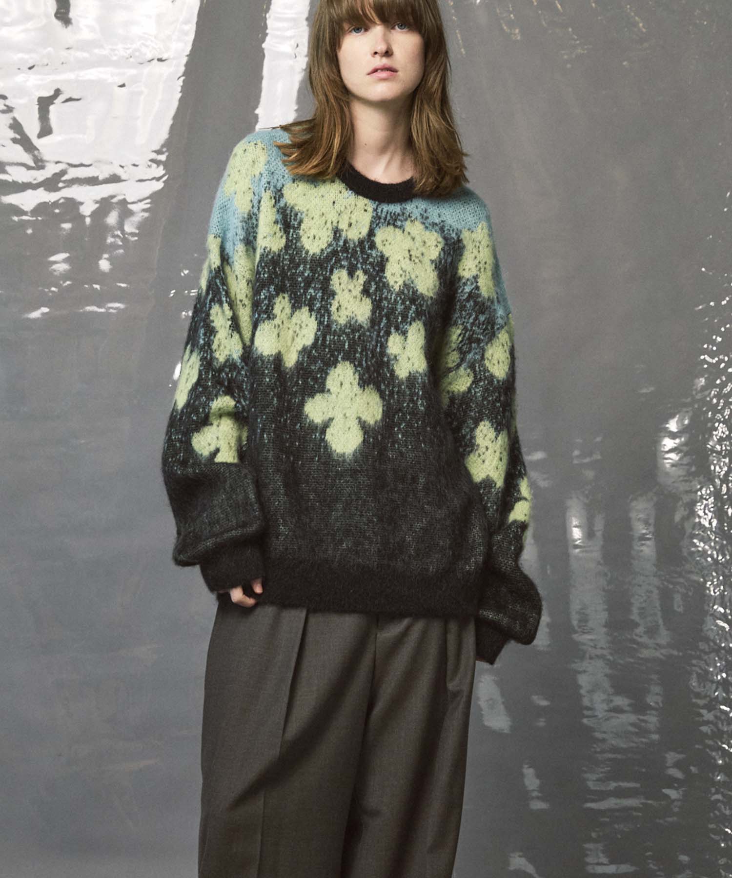 Gradation Short Length Prime-Over V-Neck Knit Pullover