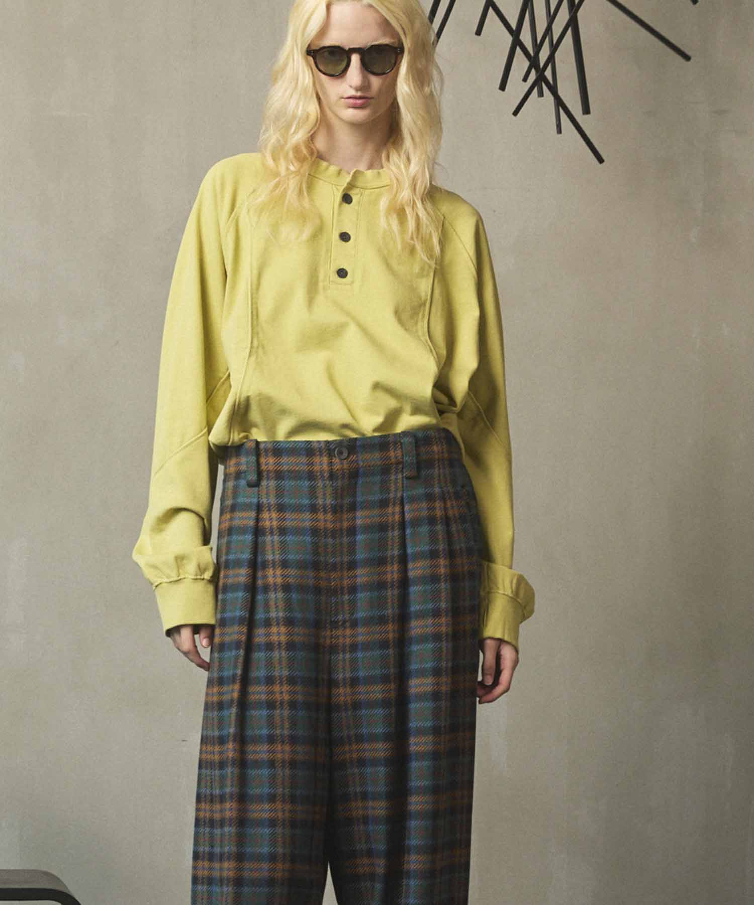 Curve switching Prime-Over Henry Neck Long Sleeve T-Shirt