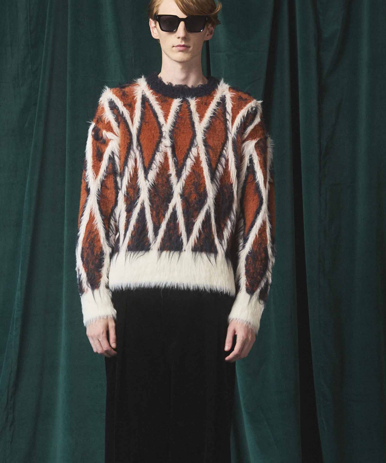 値下げ♡完売　新品　ella shaggy jacquard blouson 25AUTUMN PRE-ORDER】Shaggy Logo Knit Tops