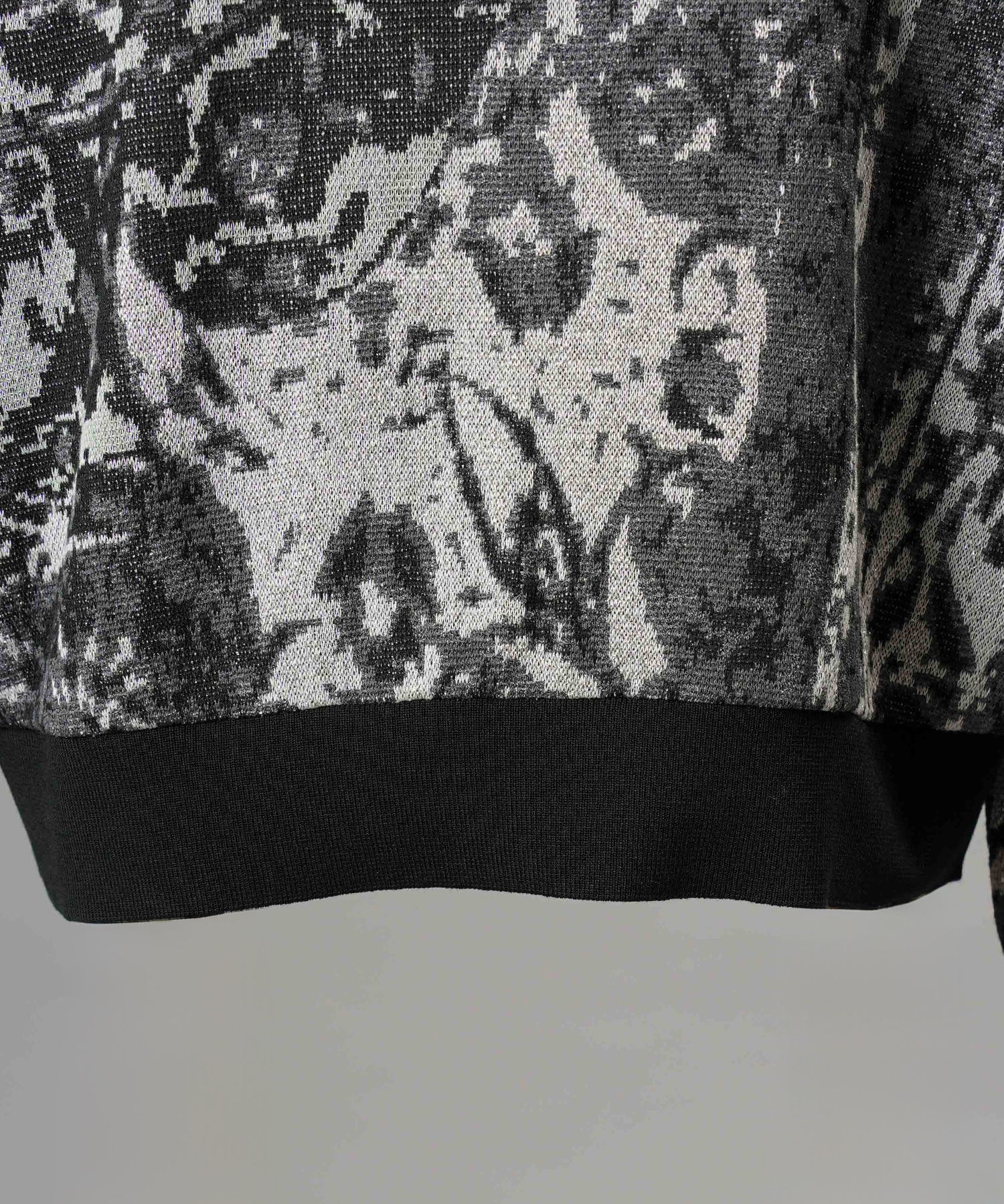【26AW PRE-ORDER】All-over Paisley Jacquard Prime-Over Crew Neck Knit Tops