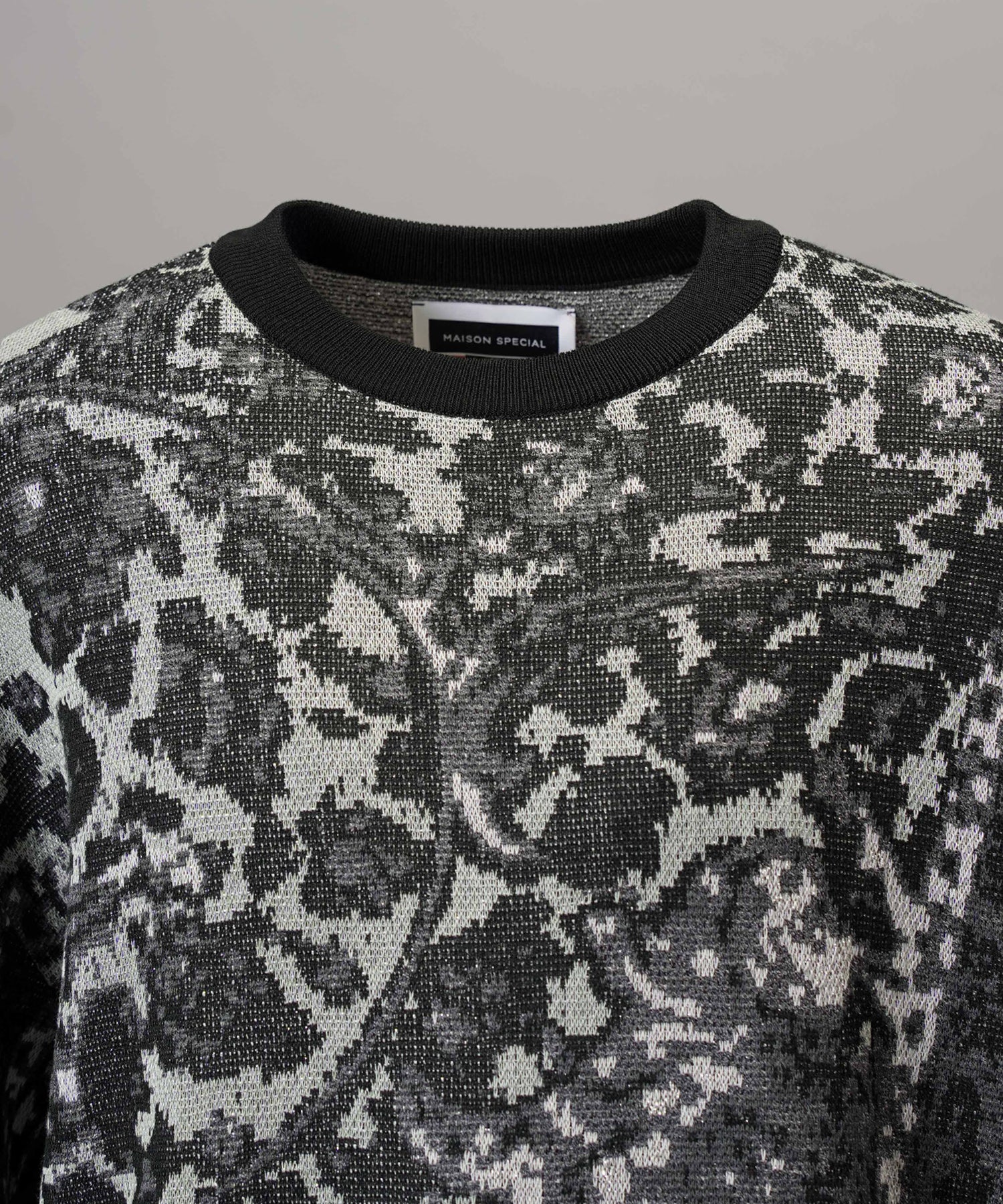 【26AW PRE-ORDER】All-over Paisley Jacquard Prime-Over Crew Neck Knit Tops