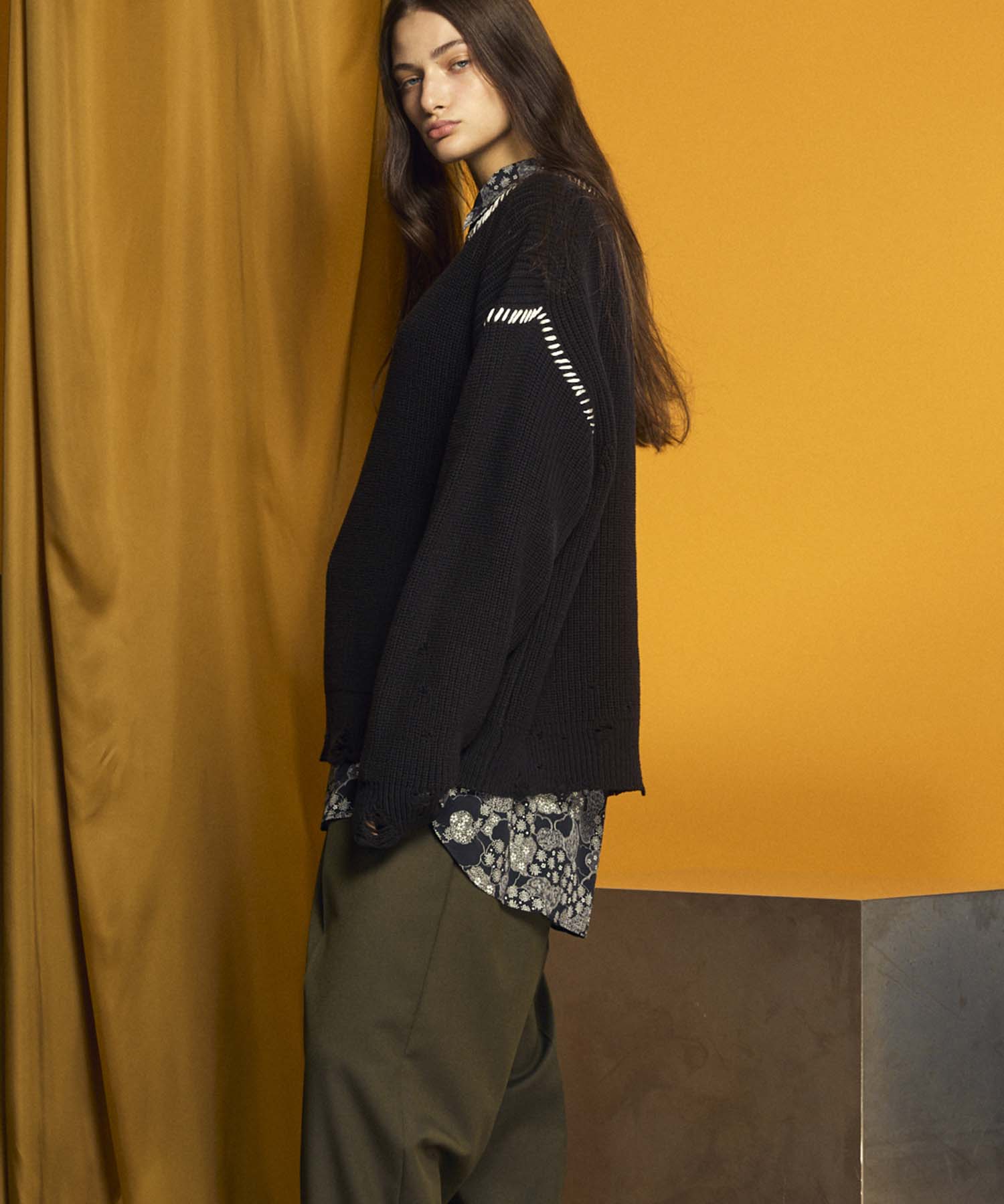 Embroidery Damage Prime-Over Crew Neck Knit Pullover