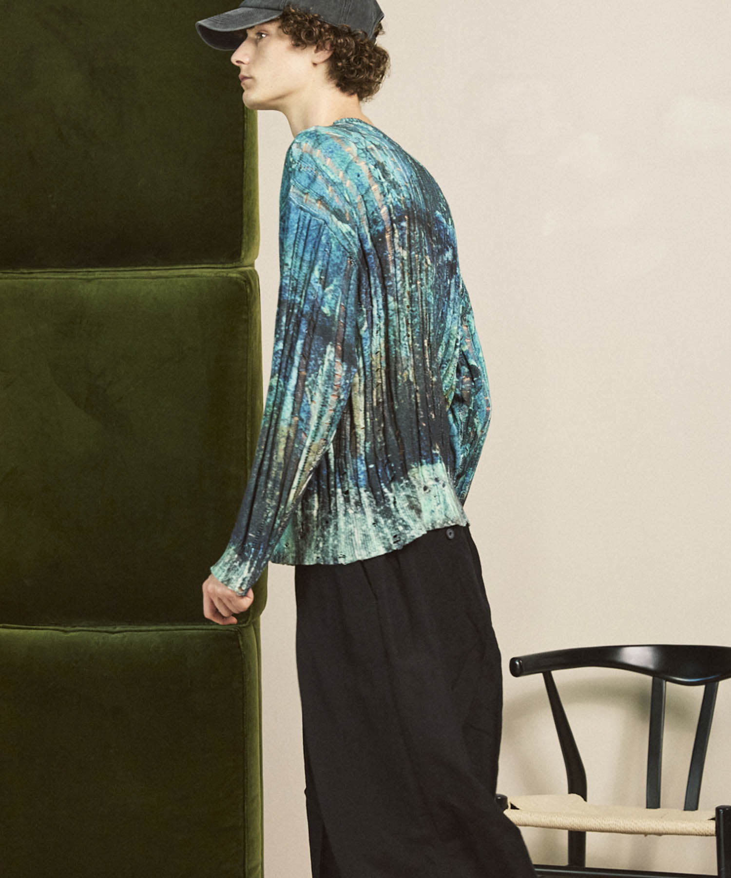 Wall Art Print Damage Knit Pullover