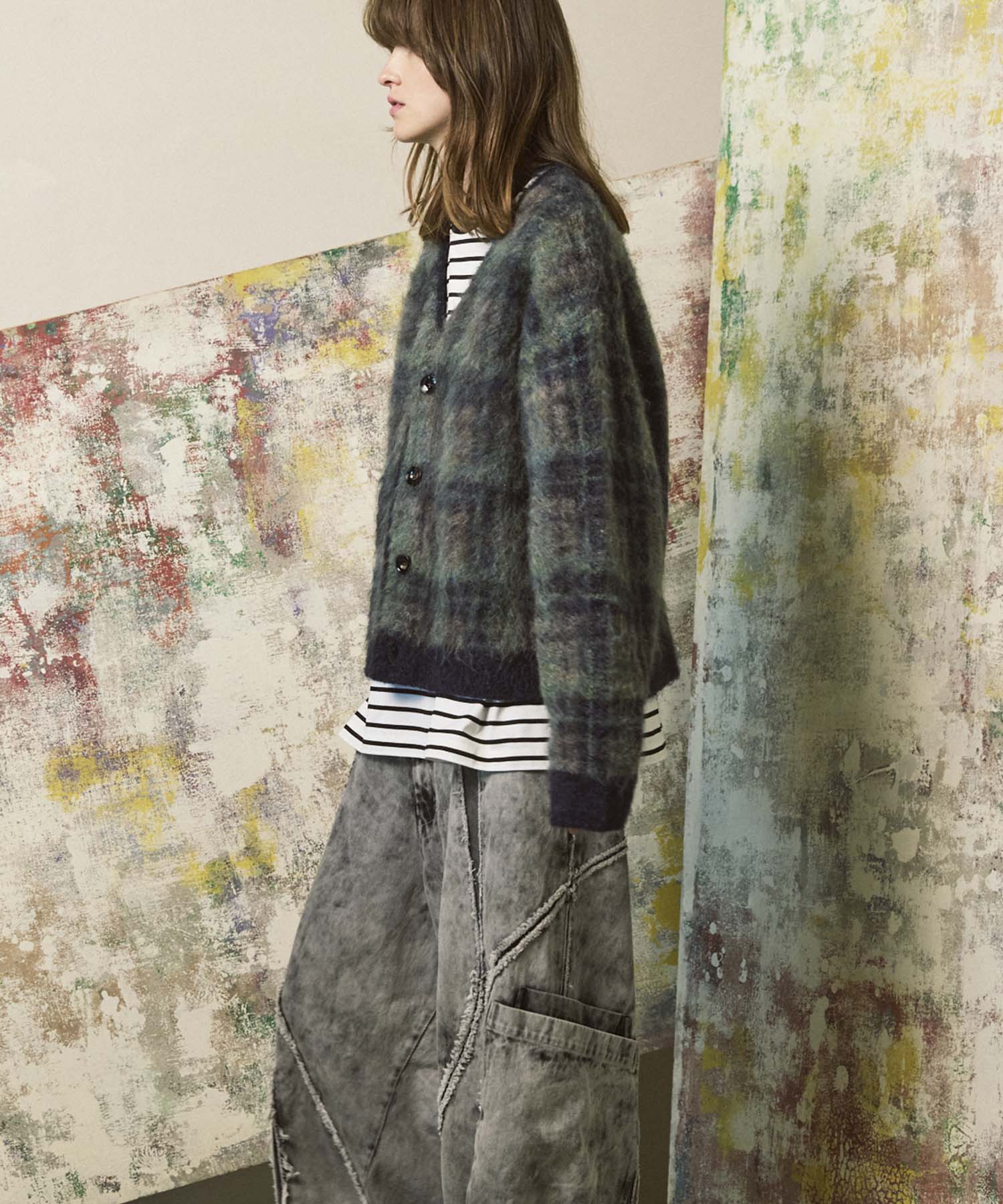 Gradation Short Length Prime-Over V-Neck Knit Pullover