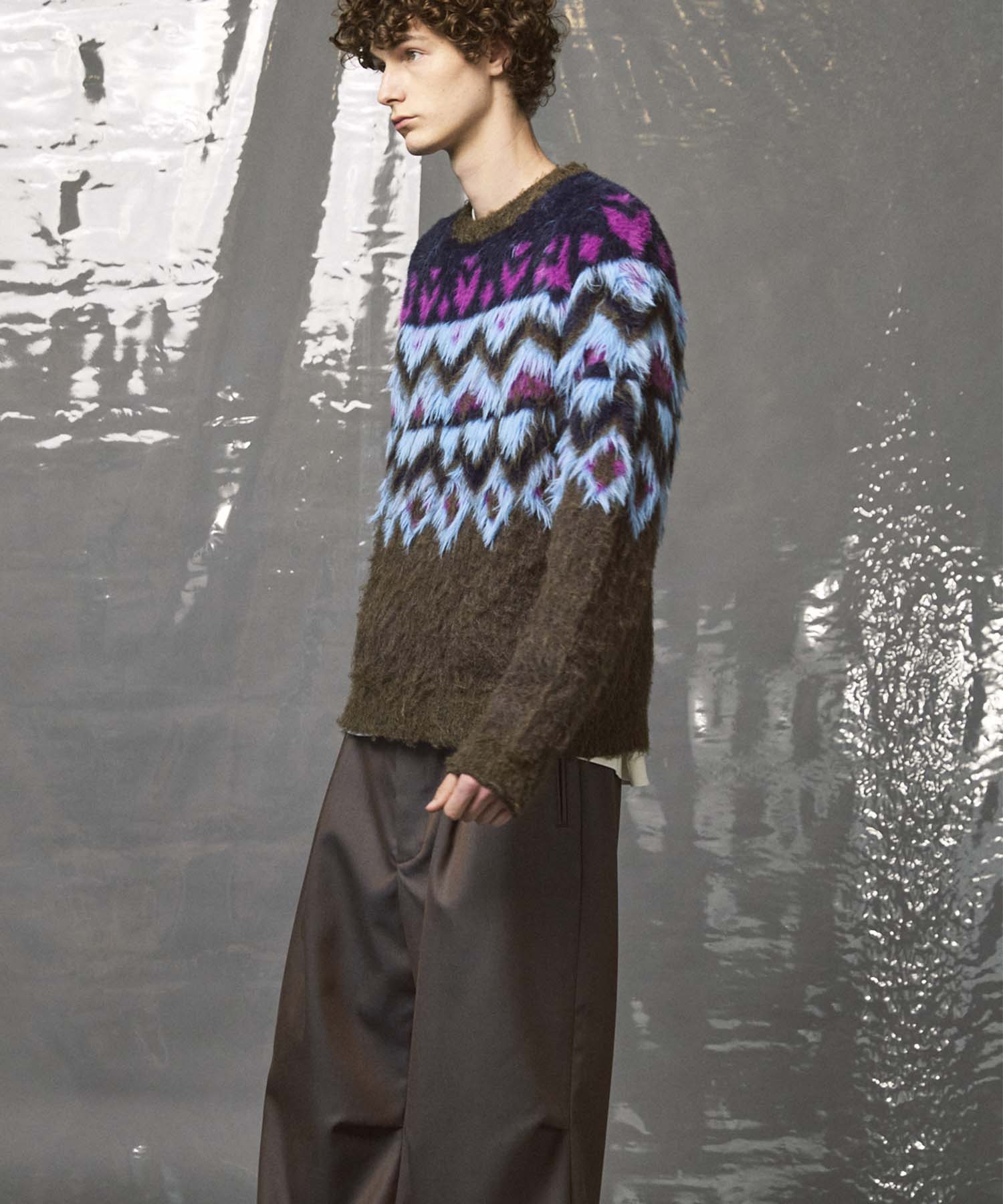 Gradation Short Length Prime-Over V-Neck Knit Pullover