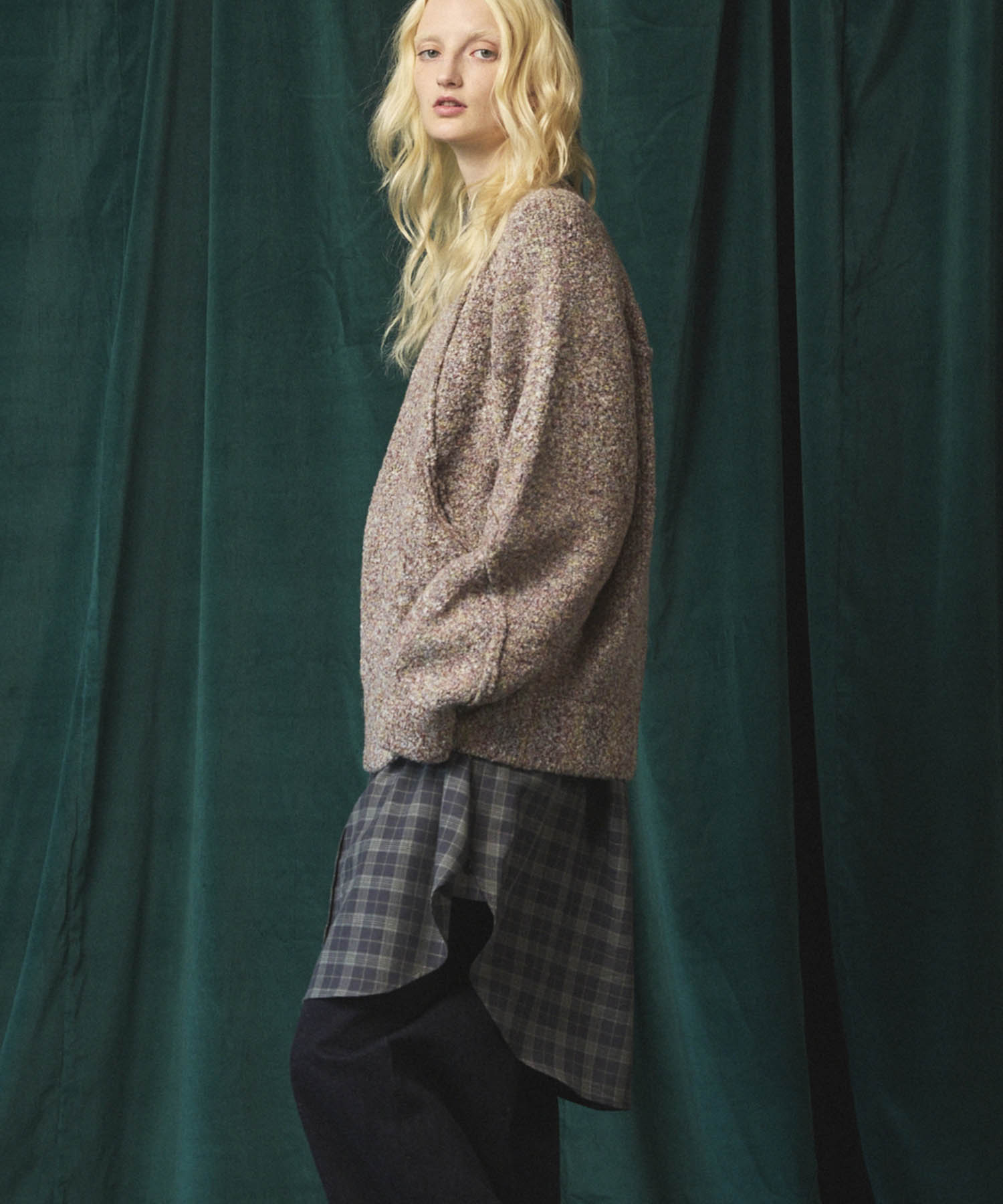 Gradation Short Length Prime-Over V-Neck Knit Pullover