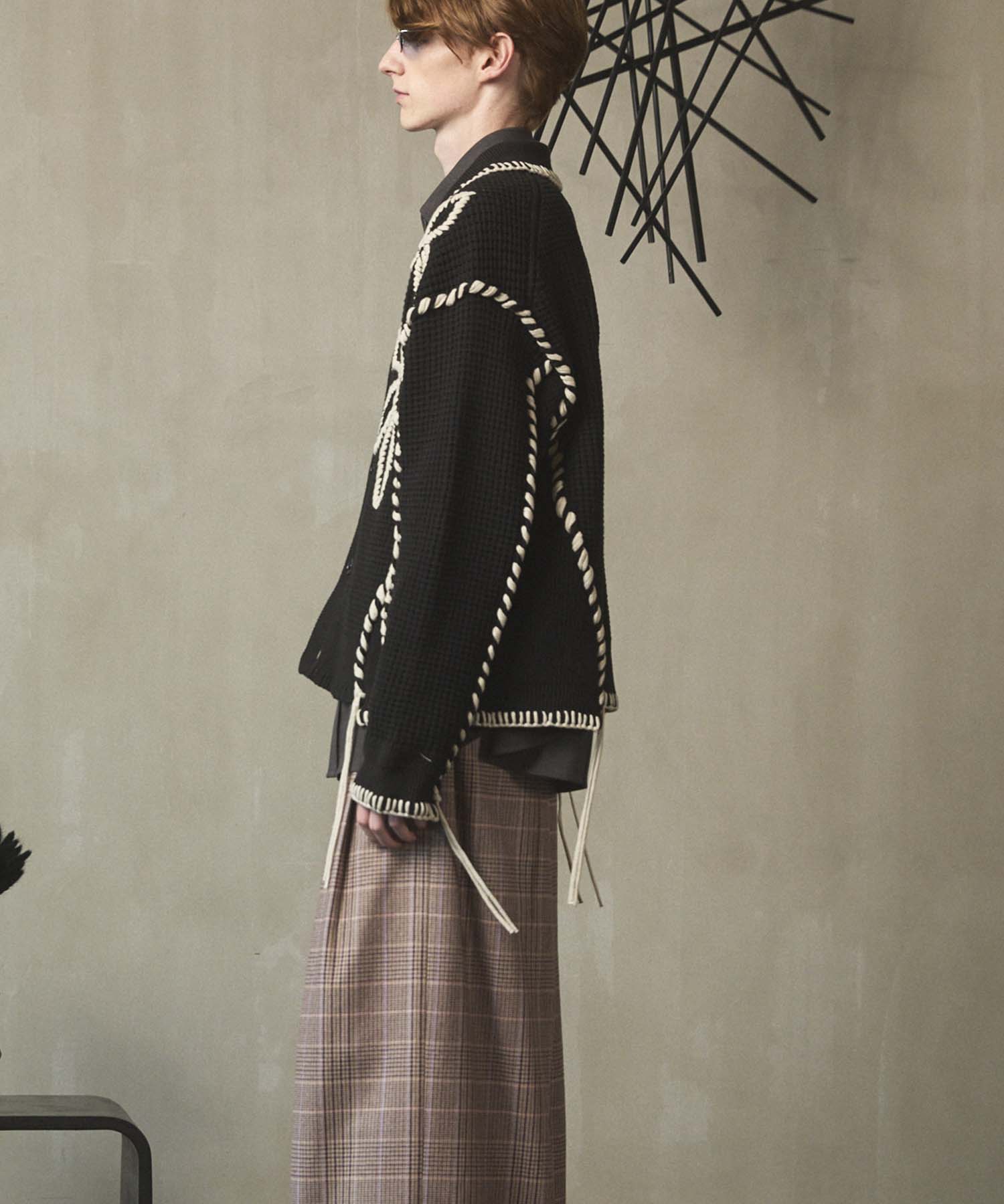 等级短长度超过V领针织套头衫