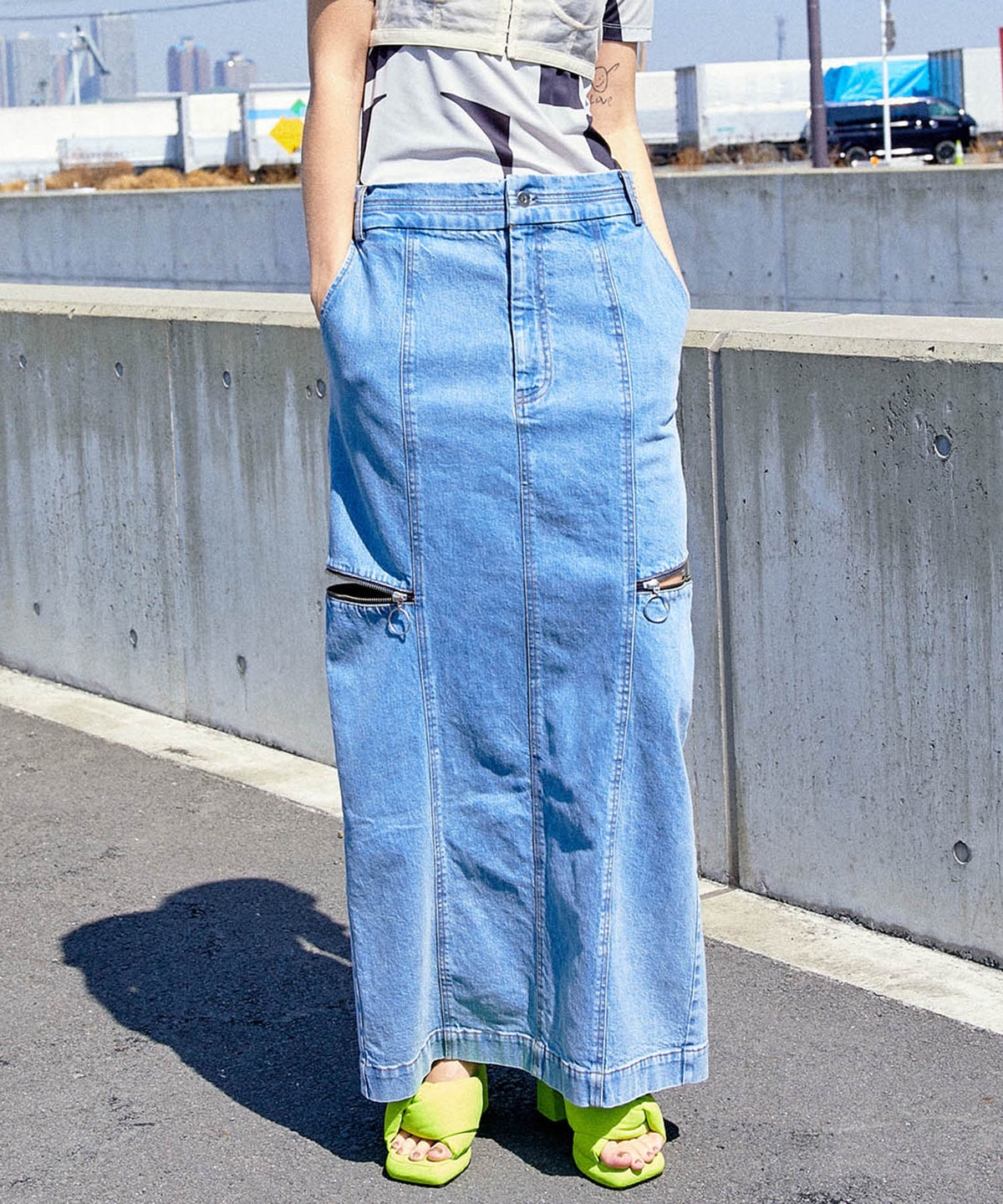 【SALE】Side Zip Tight Denim Skirt